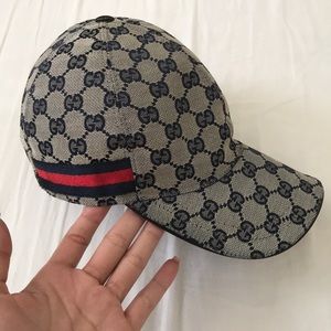 Beige Gucci hat